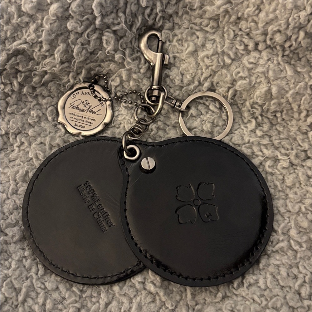 PATRICIA NASH BLACK LEATHER MIRROR KEY FOB - Picture 7 of 8